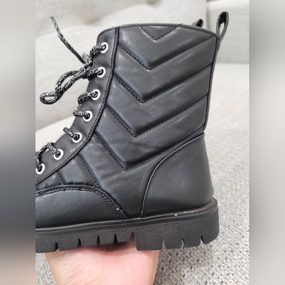 Magellan Outdoors black girls size 2 boots - Picture 8 of 12